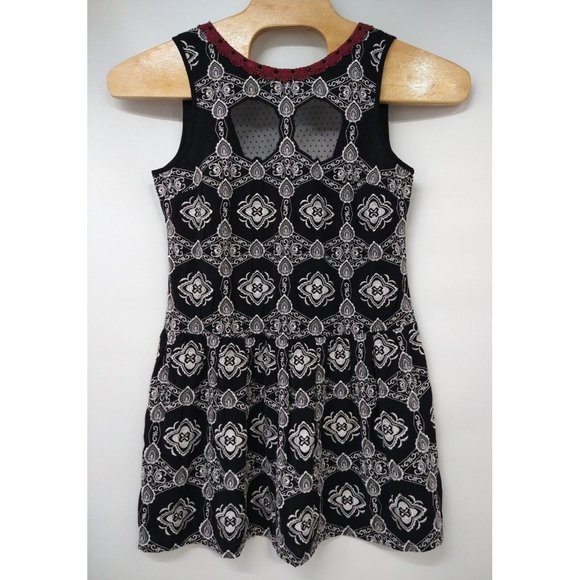 Free People Dresses & Skirts - Free People Small Black with White Embroidery Dress Burgandy Lace Beads Trim‎